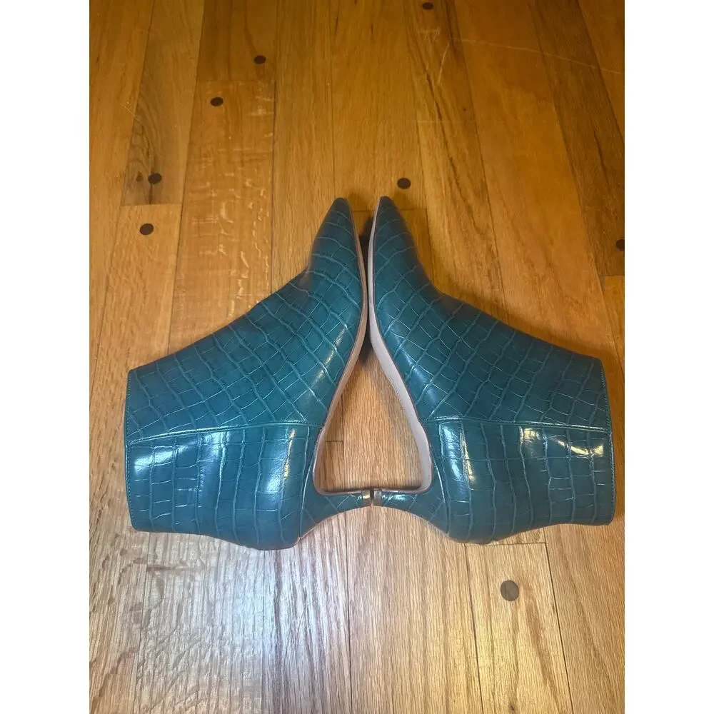 Comfortview Meredith Women’s 8W Teal Croc Embossed Pointed Toe Ankle Boots